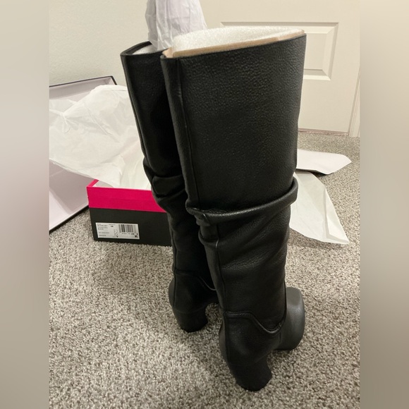 Vince Camuto Black Heeled Chelsey Boots - Picture 11 of 11